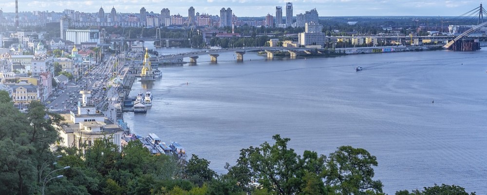 Kiev, Ucrania, Avenida costeira
